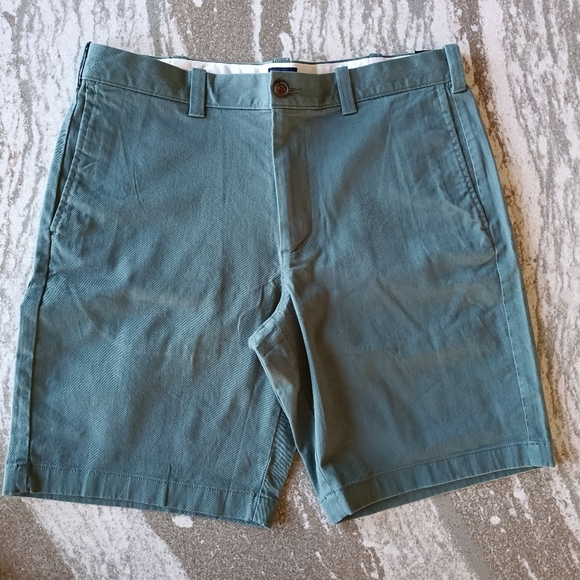 J. Crew Men's Flex Chino Short New Size 33" - Picture 2 of 2